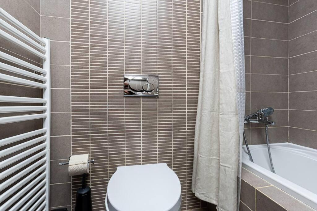 Nh Urban Living In Nea Alikarnassos Apartment Heraklion  Bagian luar foto