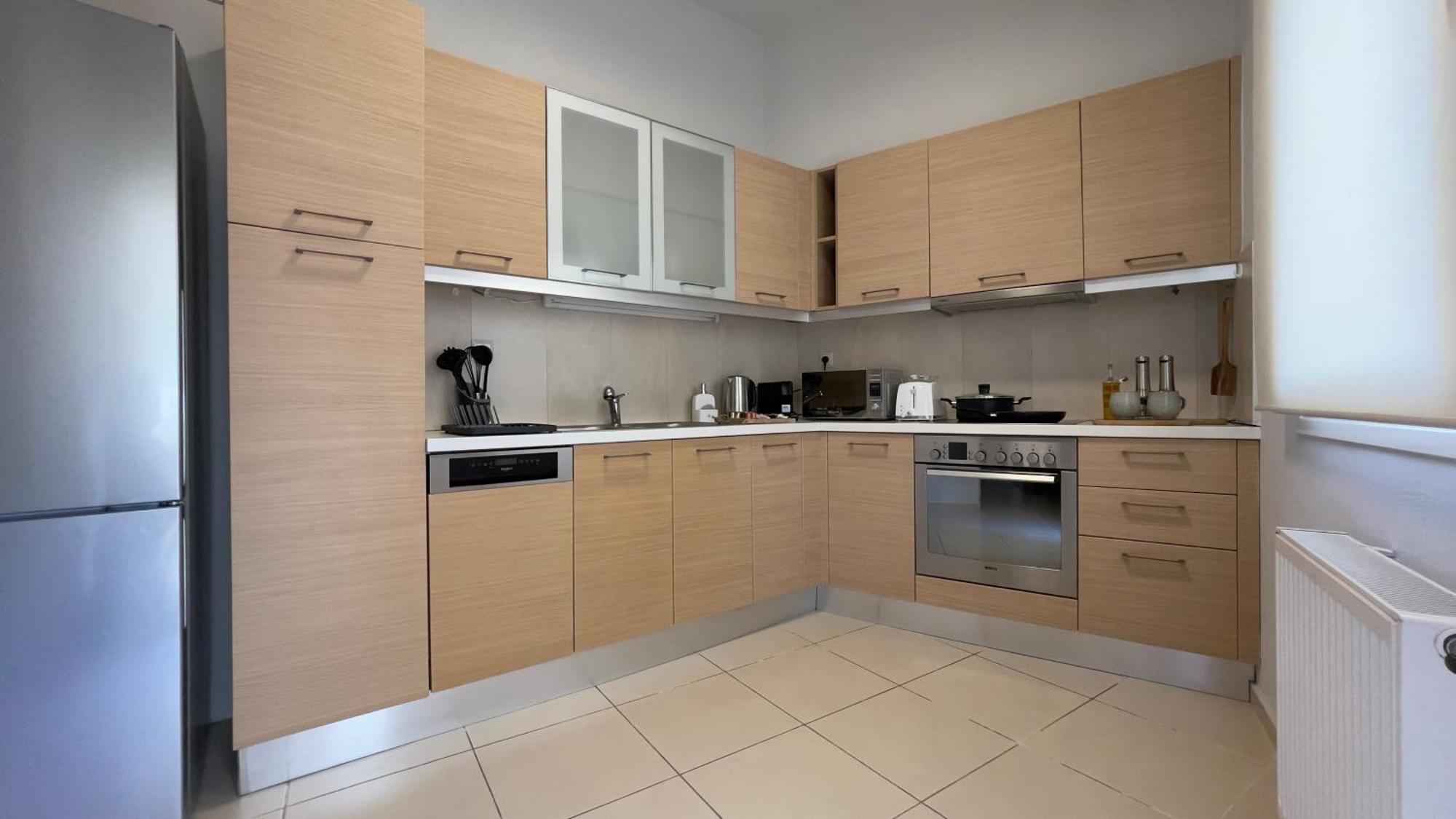 Nh Urban Living In Nea Alikarnassos Apartment Heraklion  Bagian luar foto